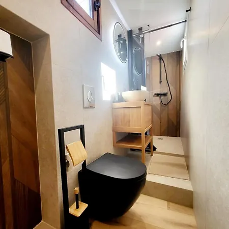 Le Saint Antoine - T2 Dans Vieil Apartment *